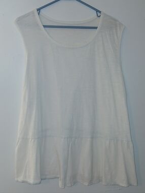 Women's Cream Ruffle-Hem Tank Top